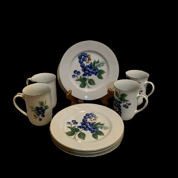 8 pc mug and desert plate set with blueberry motif - Picture 2 of 9